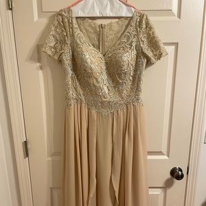 A-Line V-neck Floor-Length Chiffon Lace Bridesmaid Dress- Size 8 Petite